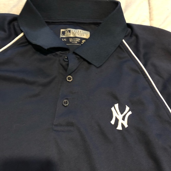 Yankees Collared Shirt - Picture 2 of 3